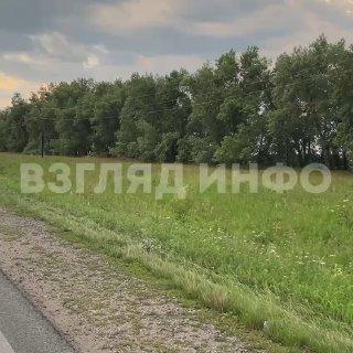Гусеничный трактор свалился с тягача на трассе в сторону Минусинска в...