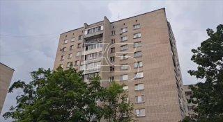 Парень уже 16 часов стоит на карнизе 8 этажа: не хочет, чтобы родители увезли его из Обнинска