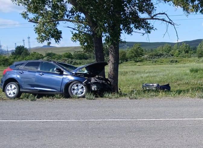 В Аскизском районе автомобиль съехал с дороги