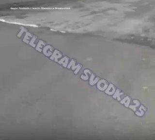 Трещины на мосту в Приморье рабочие заделали монтажной пеной