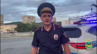 🗣В полиции Приморья рассказали, что в аварии с машиной ДПС пострадали 4 человека — в ГАИ считают, что вина лежит на водителе черного седана