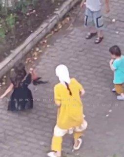 В Приморье дети забили голубя до смерти палками