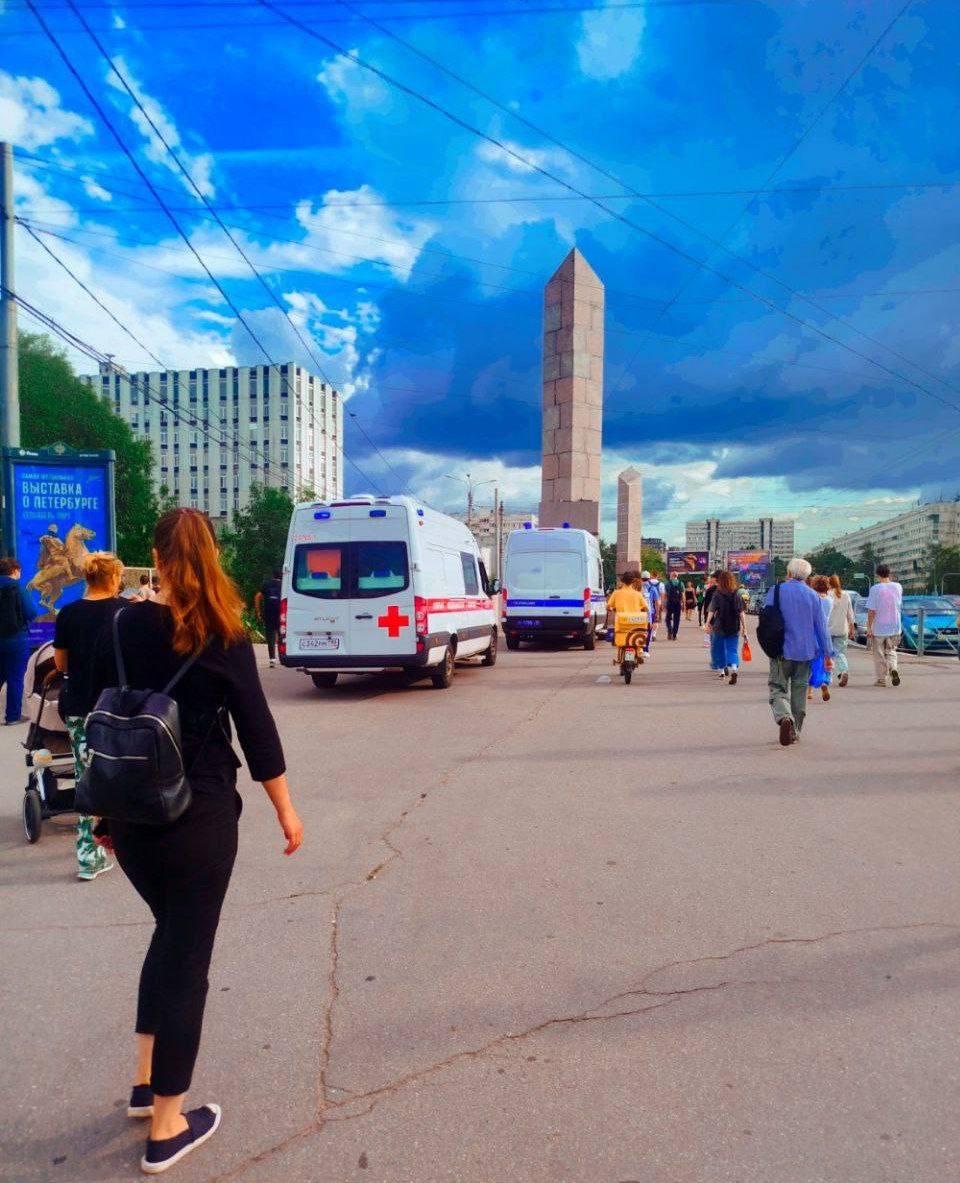 Труп мужчины на вид 40-50 лет извлекли экстренные службы из реки Смоленки в...