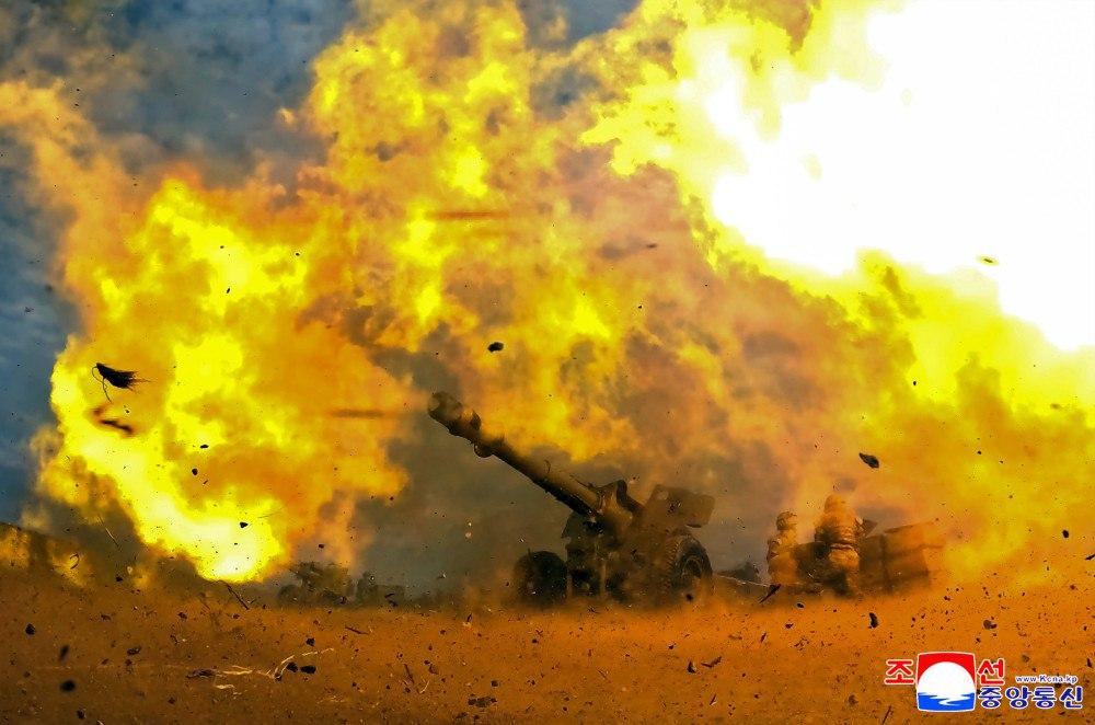 Ким Чен Ын посетил артиллерийские соревнования между подразделениями крупных...