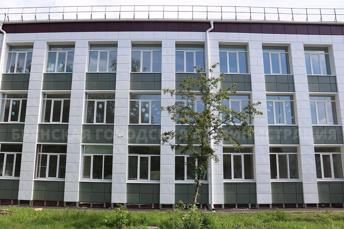 35 выпускников Брянска сдали ЕГЭ на 100 баллов