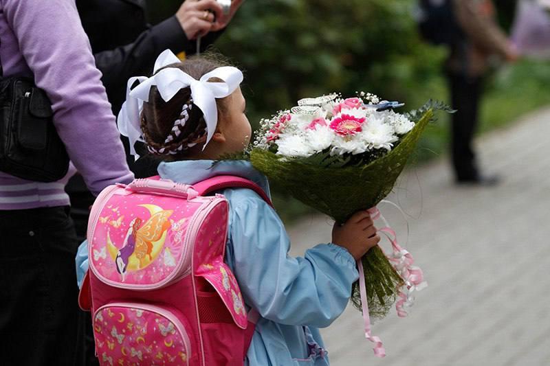 В Думе предложили выплачивать деньги родителям школьников перед 1 сентября