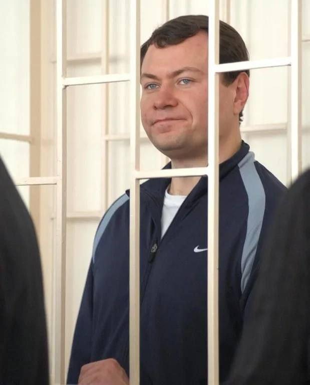 Бывший мэр Владивостока Владимир Николаев наворовал для себя и своей семьи 821 квартиру