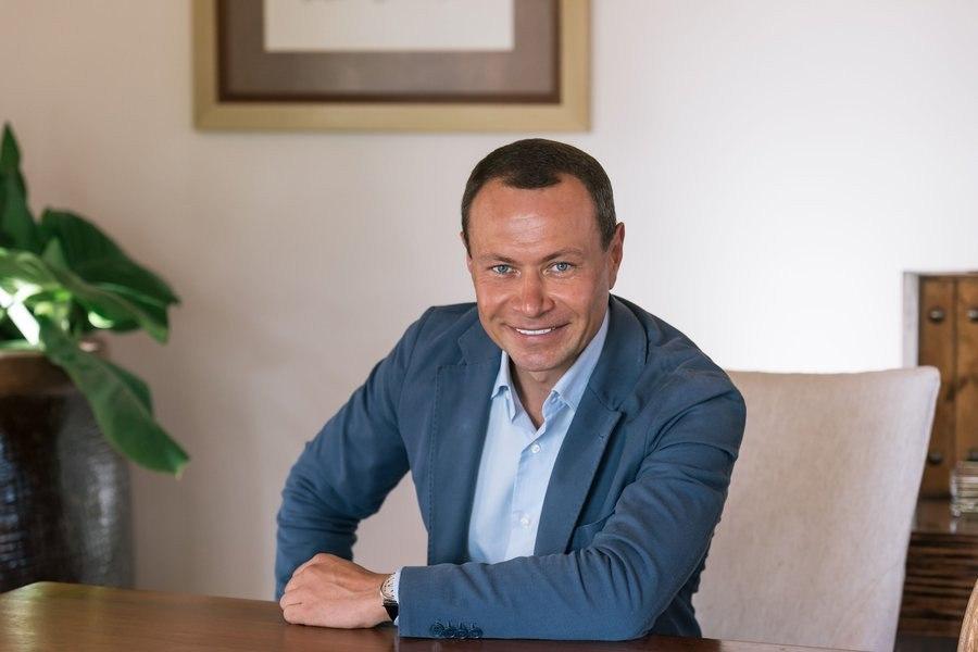 Бывший мэр Владивостока Владимир Николаев наворовал для себя и своей семьи 821 квартиру