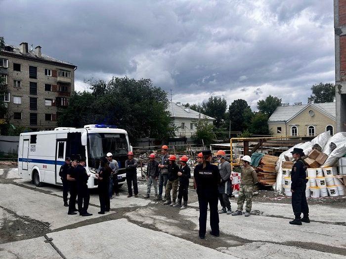 На территории Верх-Исетского района полицейские провели профилактический рейд...