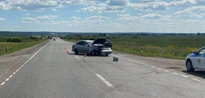 Сотрудники полиции выясняют обстоятельства дорожно-транспортного происшествия в Большемуртинском районе, в котором пострадали 4 человека