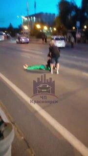 На проспекте Металлургов сбили девушку. Вчера вечером на пешеходном переходе...