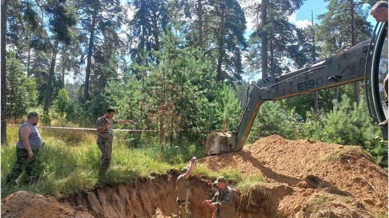 В Жуковке прошли поисковые работы на месте расстрела в годы войны мирных жителей