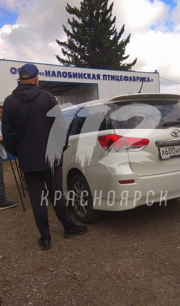 В Красноярском крае подрались в очереди из-за бесплатных кур.
