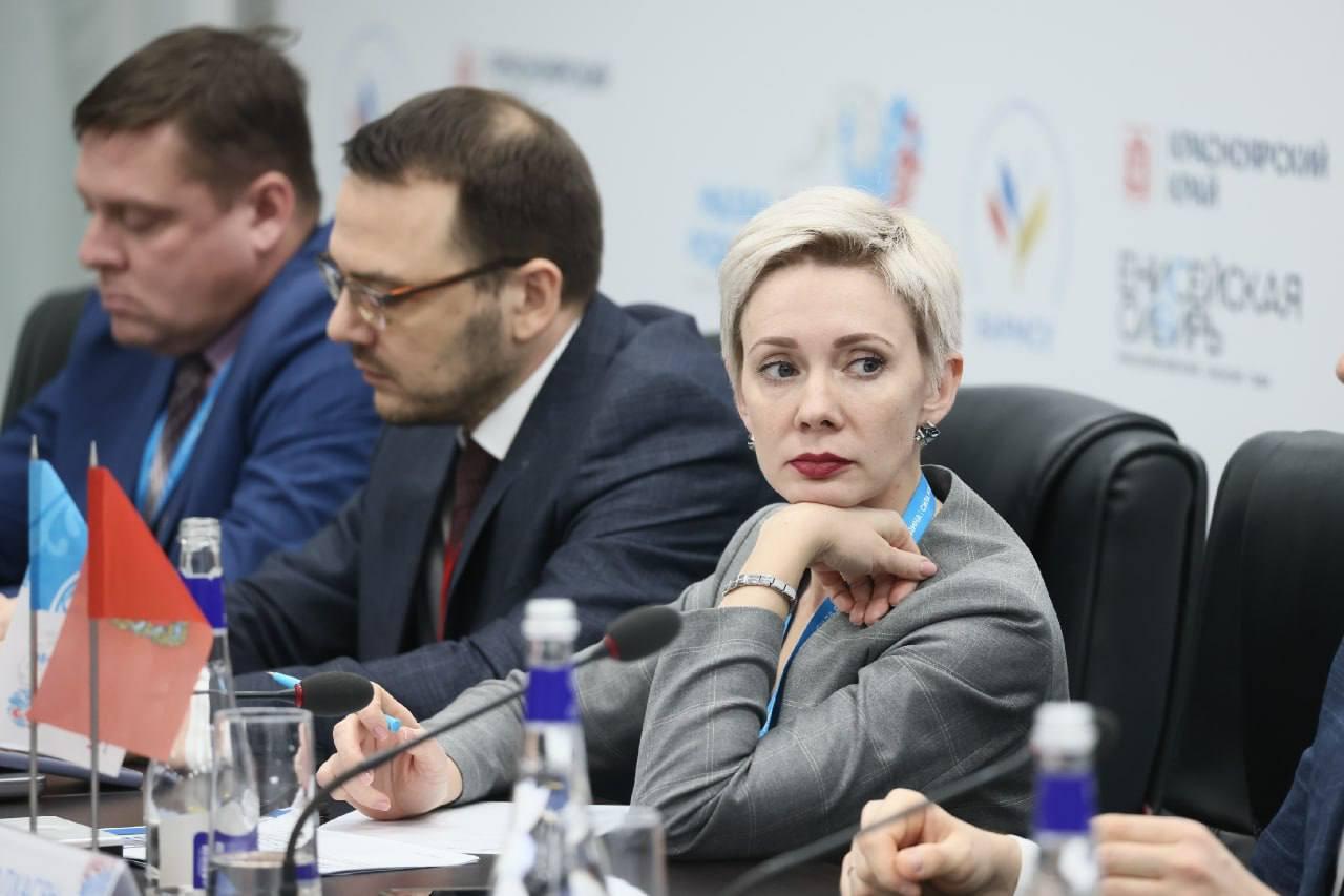 🪖📵 «Нет интернета? Идите на СВО». Пока во Владивостоке ловят 3G на балконе, в Красноярске предлагают альтернативу