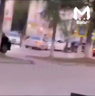 Почти киношный замес в Ангарске. Парни в масках и жёсткая бойня — всё с...