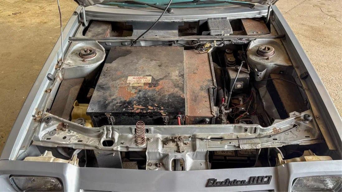 С молотка уйдёт редчайший электрический Dodge Omni 1980 года На аукционе...