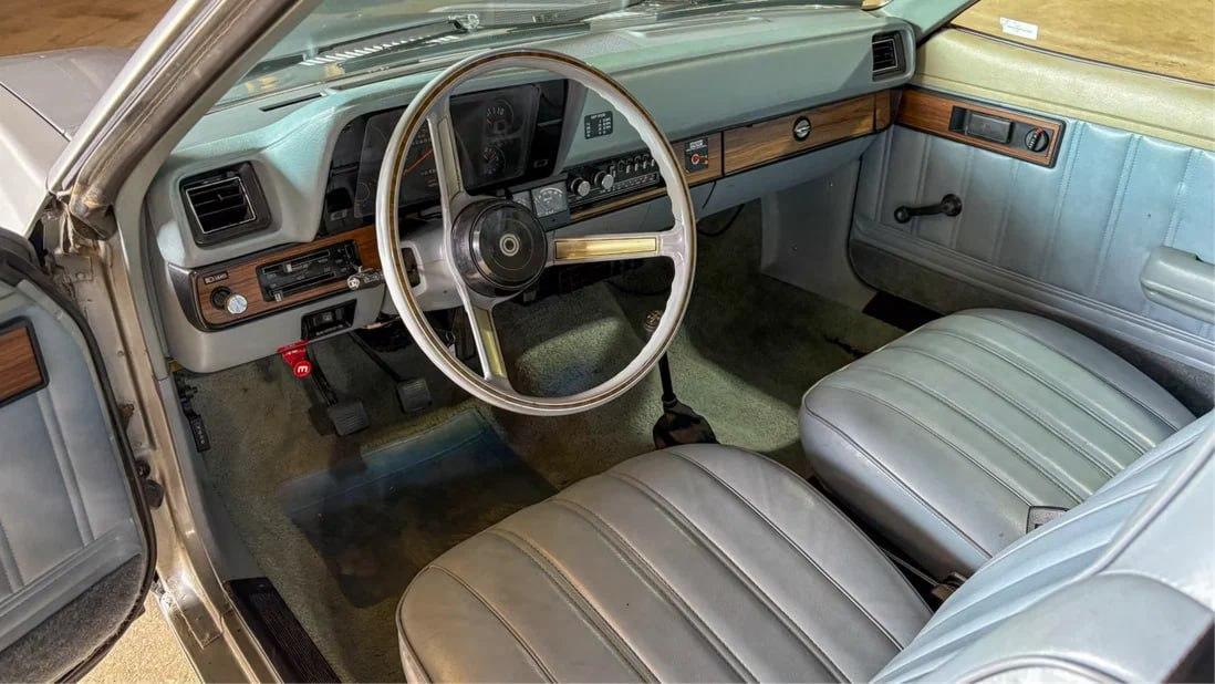 С молотка уйдёт редчайший электрический Dodge Omni 1980 года На аукционе...