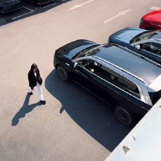 Лол, тачки Huawei можно открыть с помощью волшебного жеста.
