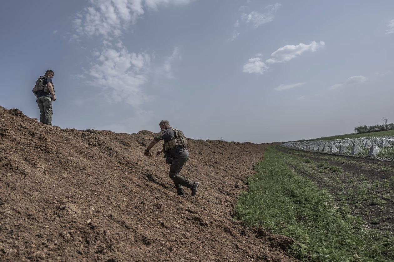Украина в спешке возводит масштабные оборонительные сооружения, в надежде остановить летнее наступление России