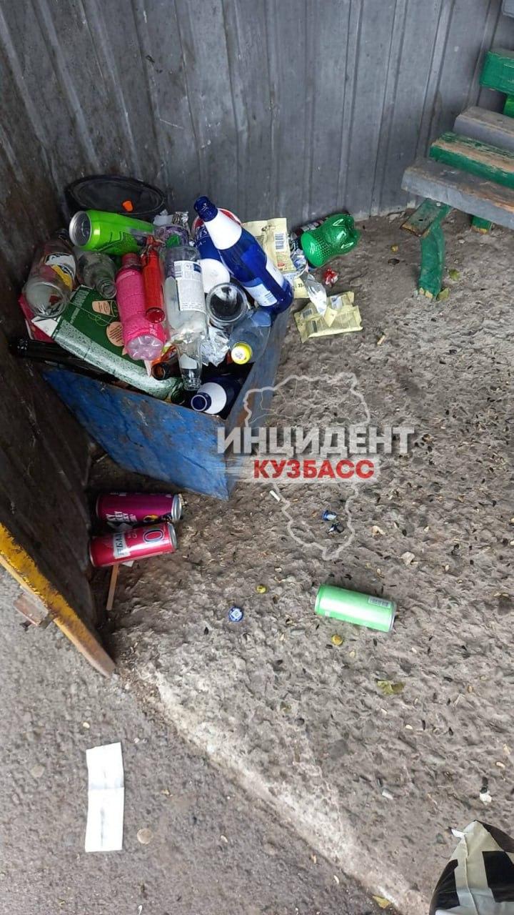 Жители села Колмогорово жалуются на бесконечный бардак на остановках в...
