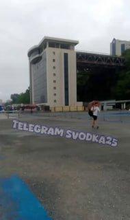 🗣Во Владивостоке на Набережной ТОФ вандалы выбросили несколько самокатов в...