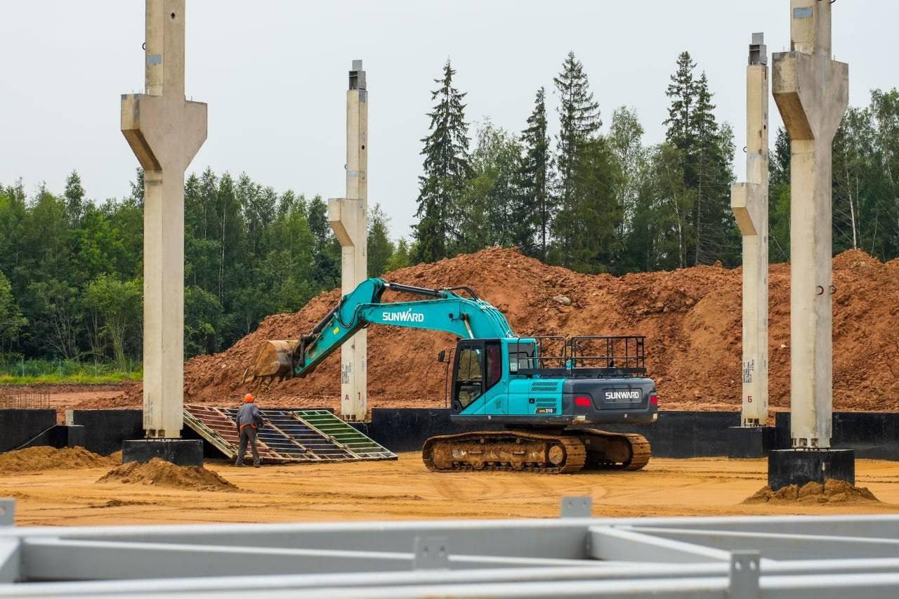 В Подмосковье сегодня начали строить три государственных индустриальных...
