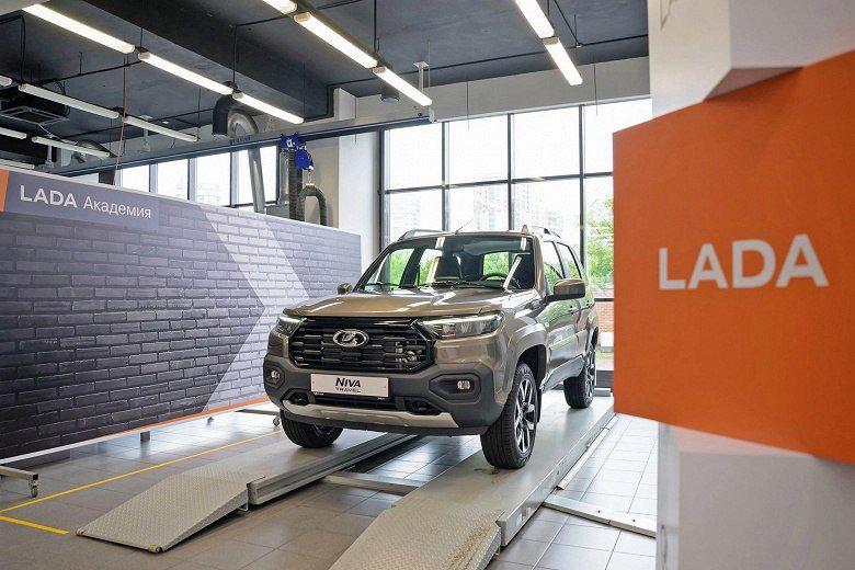 АвтоВАЗ выкатил первые официальные фото 90-сильной Lada Niva Travel.