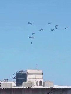 Самолёты из Иордании, ОАЭ и нескольких стран Европы сбросили гуманитарную помощь над сектором Газа