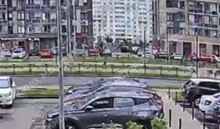 9-летнего ребенка сбили на самокате во дворе в Балашихе.