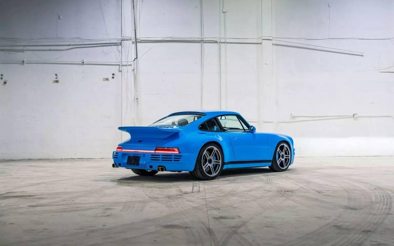 В США с молотка уйдёт редчайший Porsche — Ruf CTR Anniversary, современный суперкар в ретро-обёртке, построенный в 2021 году.
