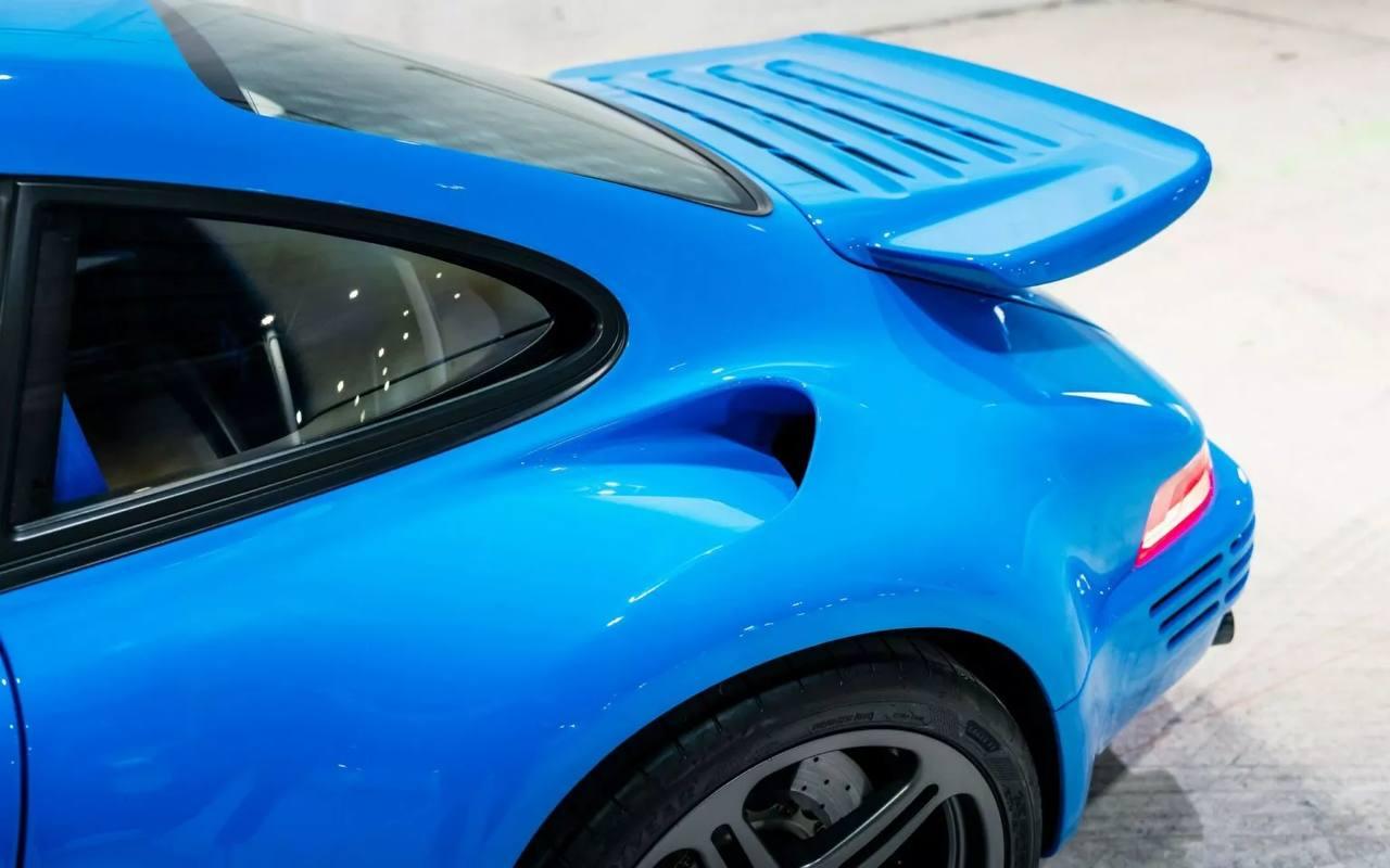 В США с молотка уйдёт редчайший Porsche — Ruf CTR Anniversary, современный суперкар в ретро-обёртке, построенный в 2021 году.