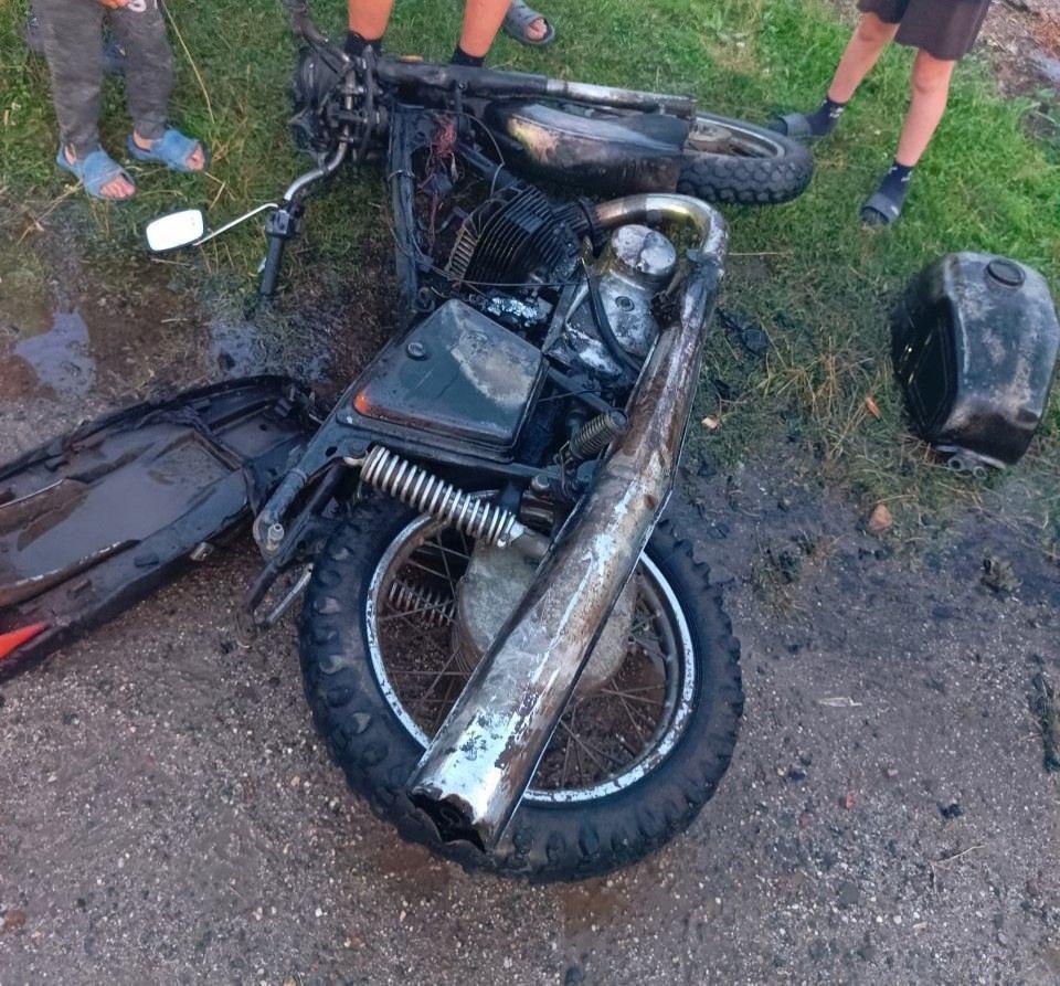 В Пировском районе Красноярского края мужчина сжёг мотоцикл, который не заводился.