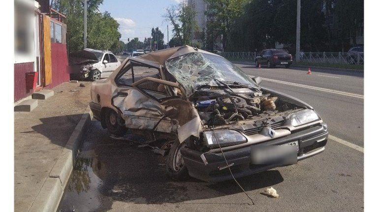 В Брянске в ДТП погибла женщина, двое водителей госпитализированы