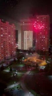 В ЖК «Первый Московский» кому-то ночью захотелось праздника — поэтому все...