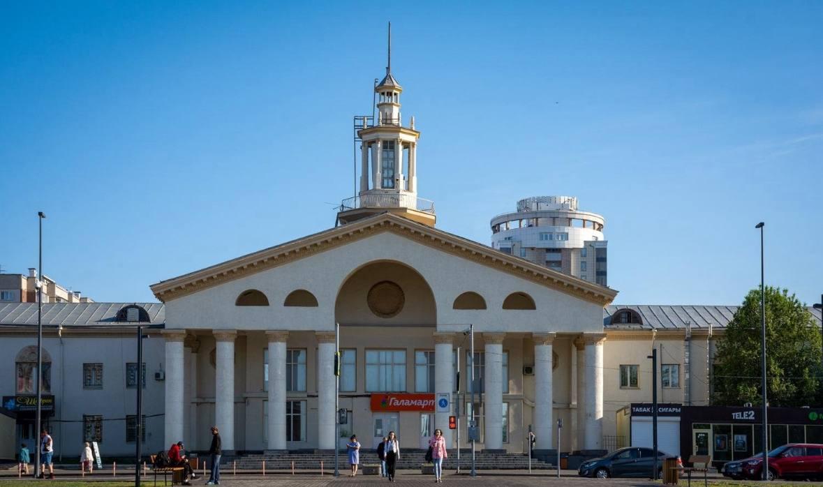 Красноярцев эвакуировали из здания автовокзала после сообщения о минировании...