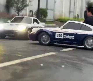 Японский умелец создаёт дрифт-карты в стиле Porsche. Малыши оснащены электромотором мощностью 2500 Вт и продаются по цене около $6000 (₽480 тысяч).
