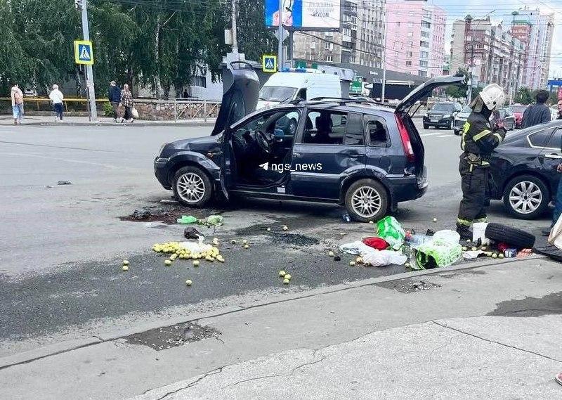ДТП произошло на перекрестке Кирова и Никитина. Очевидцы говорят, что Ford...