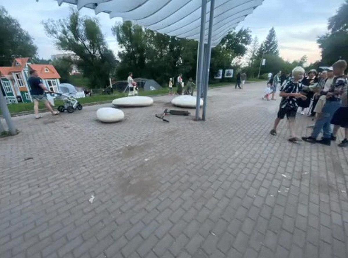 В Татарстане погиб 16-летний подросток, врезавшись в столб на электросамокате: последний момент жизни школьника попал на видео