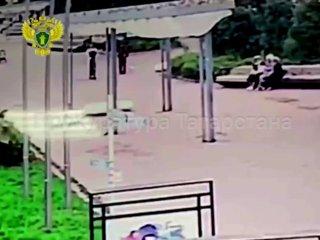 В Татарстане погиб 16-летний подросток, врезавшись в столб на электросамокате: последний момент жизни школьника попал на видео