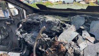 По словам очевидцев произошел взрыв, машина загорелась на парковке рынка...