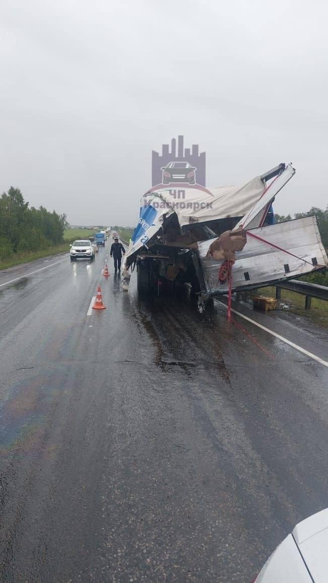 Сегодня в Рыбинском районе на 984-м километре федеральной трассы Р-255...