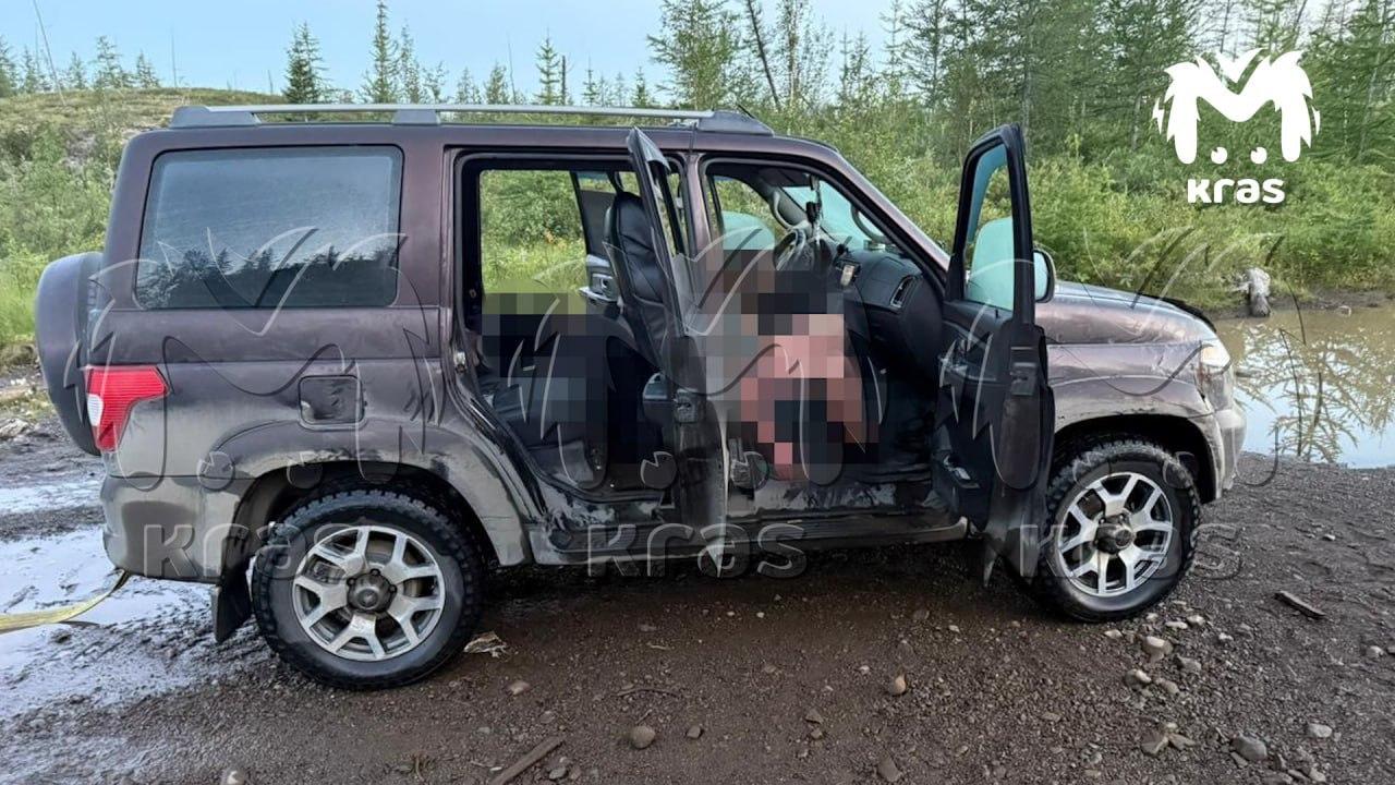 Трое мужчин задохнулись в заведённом УАЗе в Норильске.