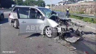 🚨 Водитель иномарки устроил серьезное ДТП на улице Маковского во Владивостоке