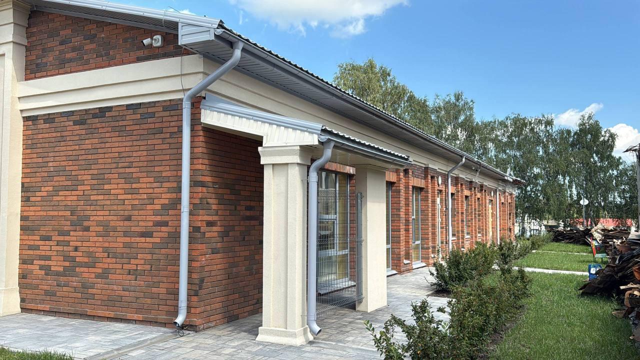 В Борисовском районе соцобъекты защищают антидроновыми сетками