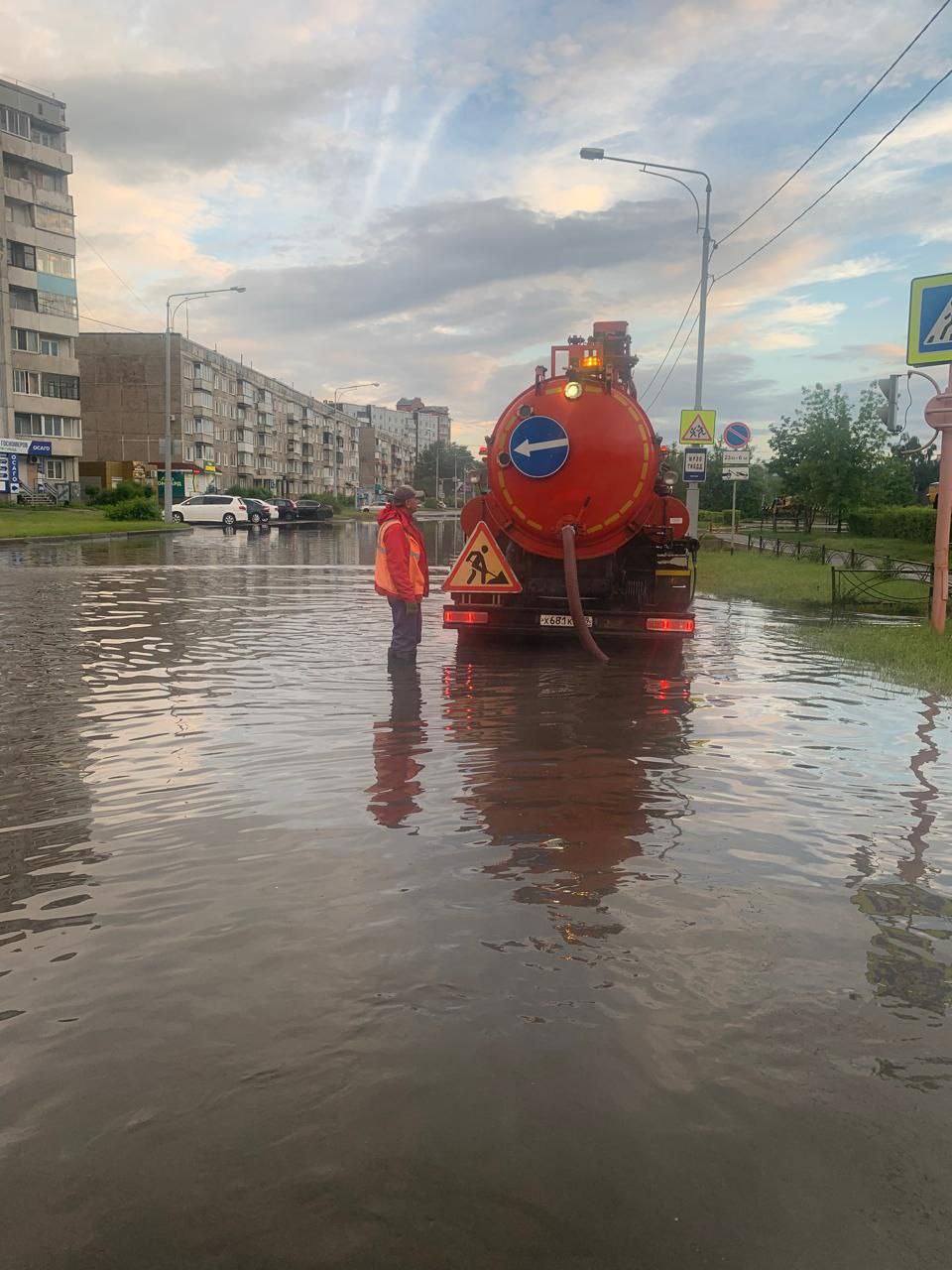 Знаменитая лужа на Ярыгина, возле республиканской ГАИ.
