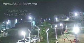 Сегодня ночью в Свирске на камеру попало падение тела космического...