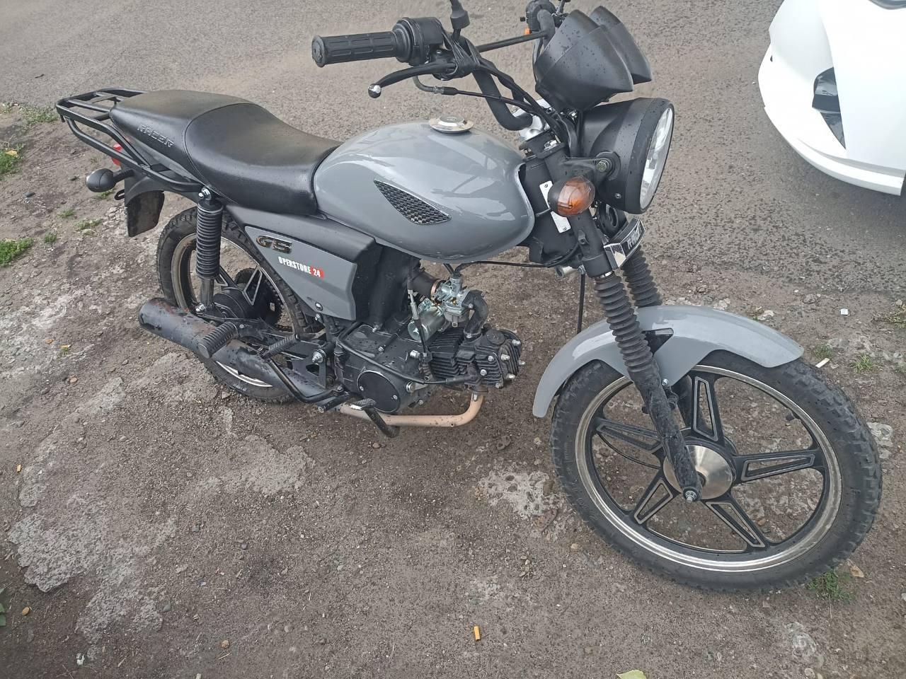 В Усть-Абакане с мопеда упал пассажир 7 августа ночью в районе дома №44 по...