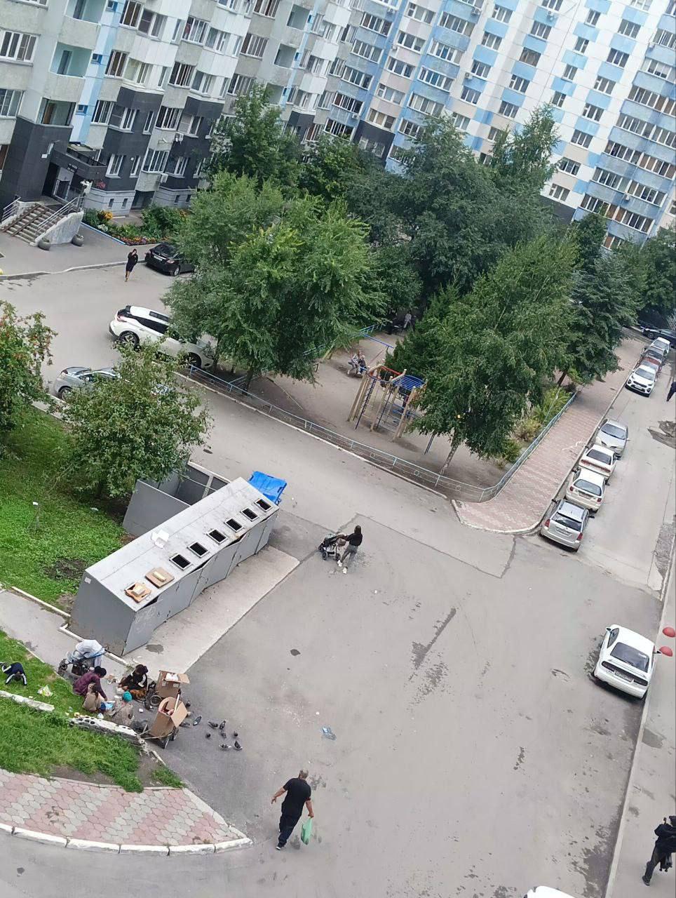 Жительница Горского микрорайона пожаловалась на цыган, которые устраивают пикники у мусорных контейнеров: