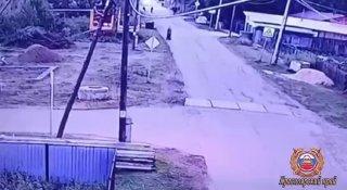 Пьяный бесправник сбил женщину с младенцем в коляске в Красноярском крае