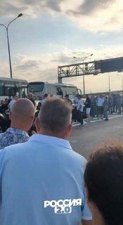 Звездная пробка: Shaman и Лепс устроили концерт на Крымском мосту